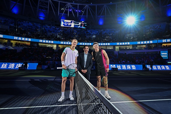 却悄然出现 却悄然出现