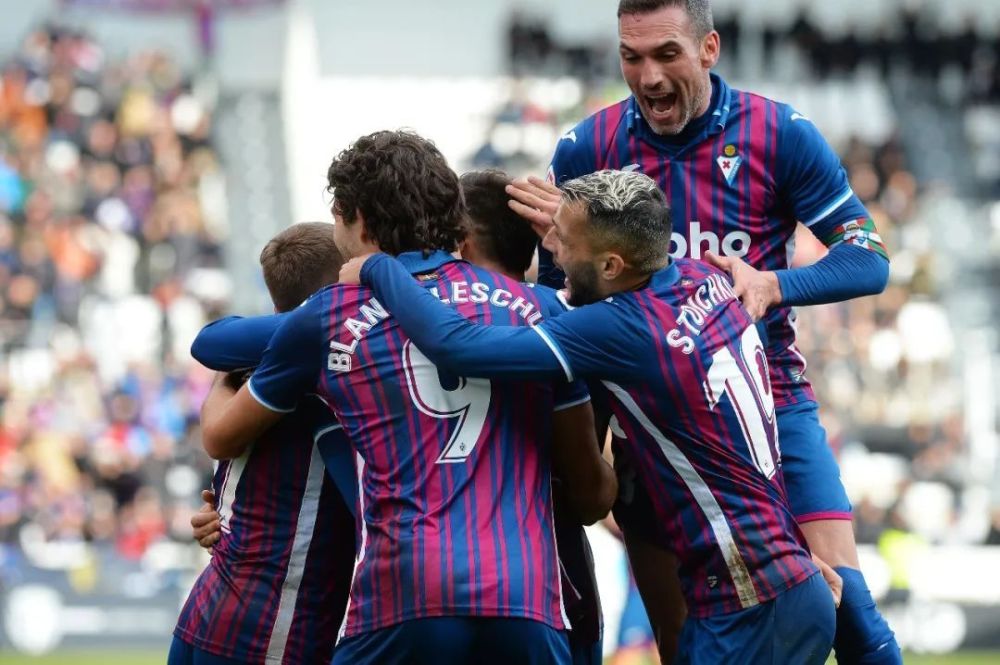 在嘶吼与沉 在嘶吼与沉